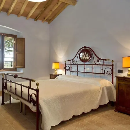 Sleeps 6 Wifi Villa *
