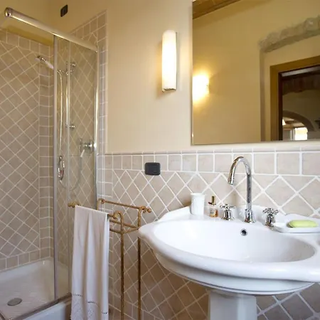 Sleeps 6 Wifi Palaia