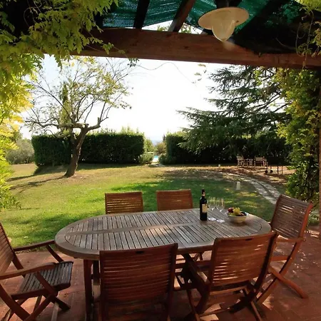 Sleeps 6 Wifi Villa *