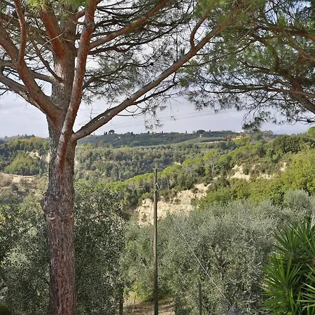 Sleeps 6 Wifi Villa *