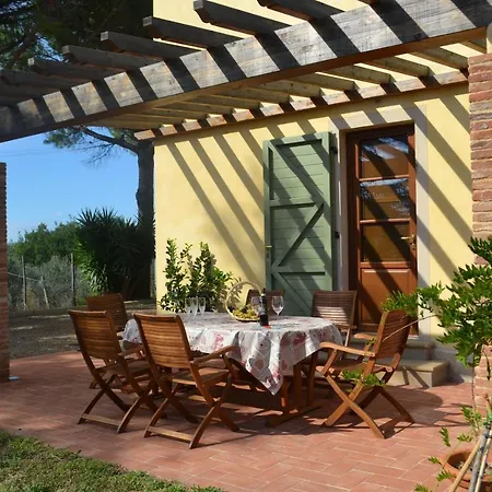 Sleeps 6 Wifi Villa *